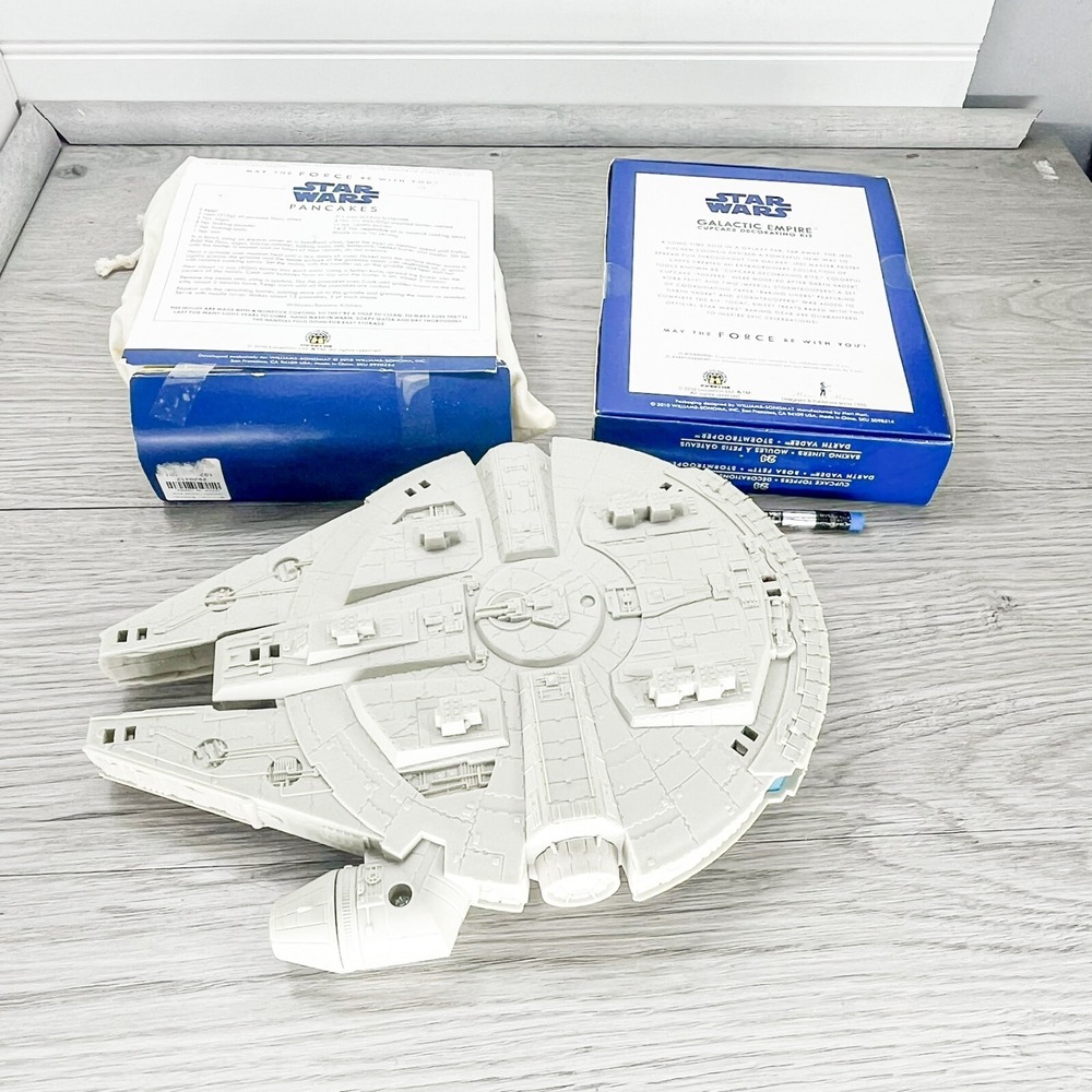 Star Wars Cupcake Toppers & Pancake Molds Crate & Barrel William Sonoma NEW!!! - Picture 2 of 7